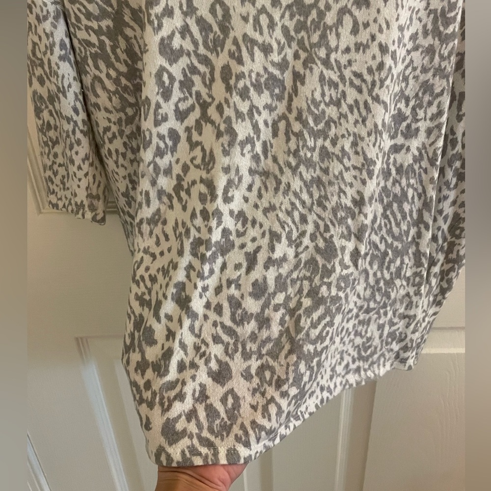 Express Leopard Tee - Picture 3 of 4